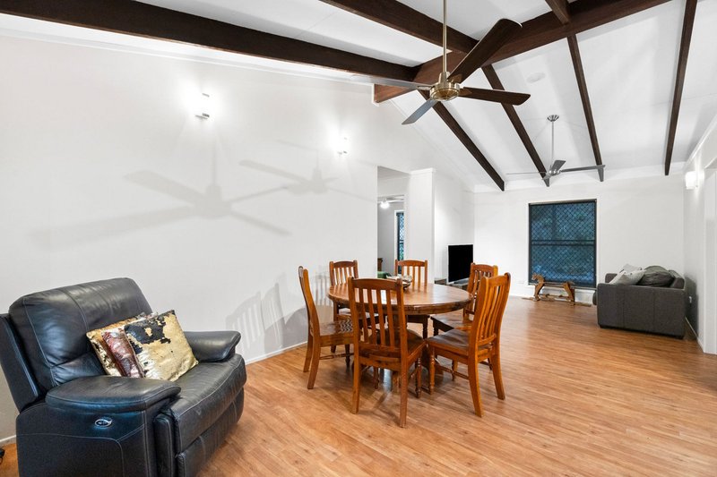 Photo - 10 Thomas Court, Cashmere QLD 4500 - Image 9