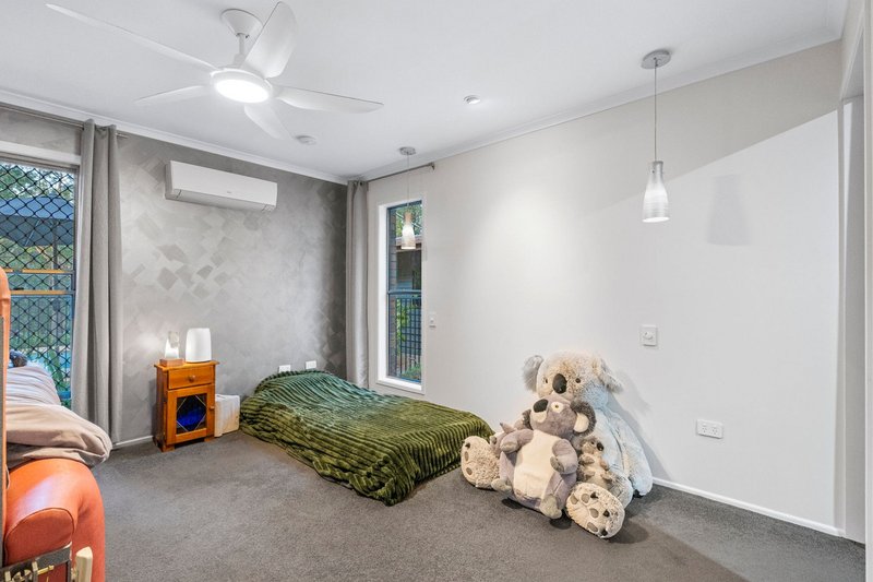 Photo - 10 Thomas Court, Cashmere QLD 4500 - Image 15
