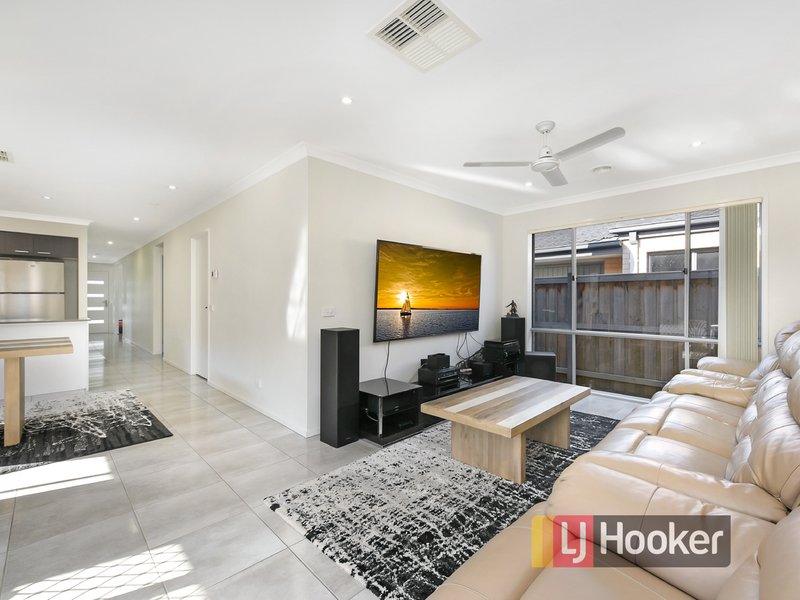 Photo - 10 Tia Street, Clyde North VIC 3978 - Image 4