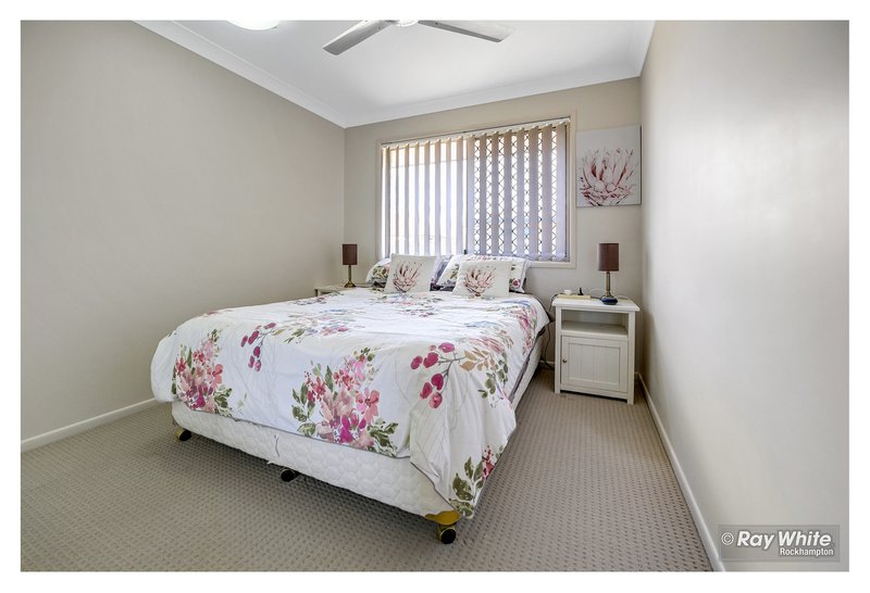 Photo - 10 Tippett Crescent, Gracemere QLD 4702 - Image 7