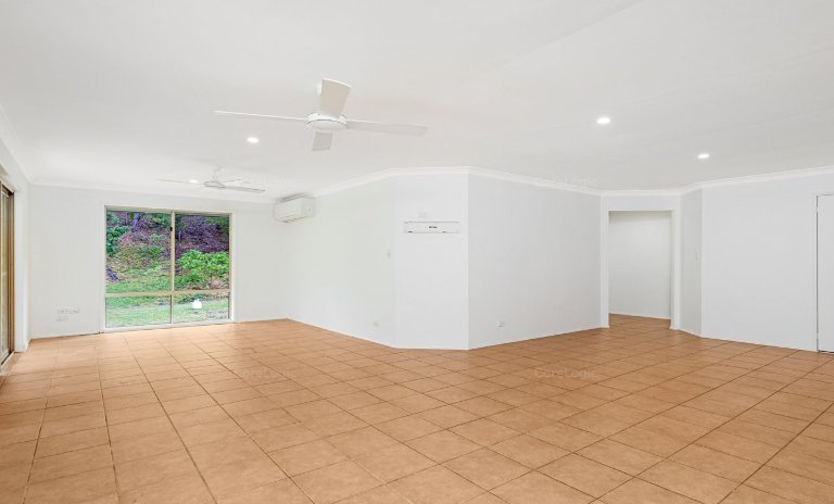 Photo - 10 Tolhurst Court, Tallai QLD 4213 - Image 5