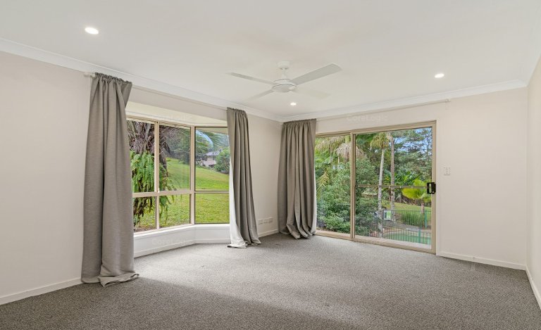 Photo - 10 Tolhurst Court, Tallai QLD 4213 - Image 10