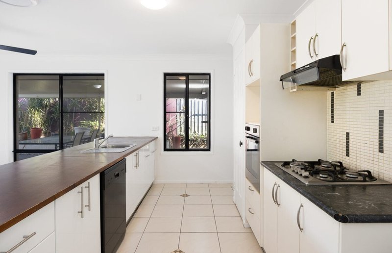 Photo - 10 Toolah Court, Narangba QLD 4504 - Image 3