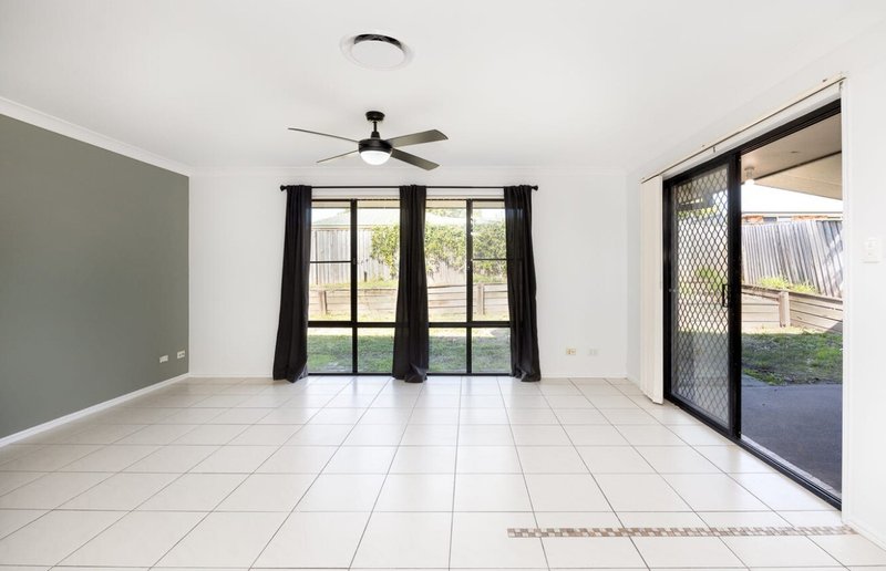 Photo - 10 Toolah Court, Narangba QLD 4504 - Image 4