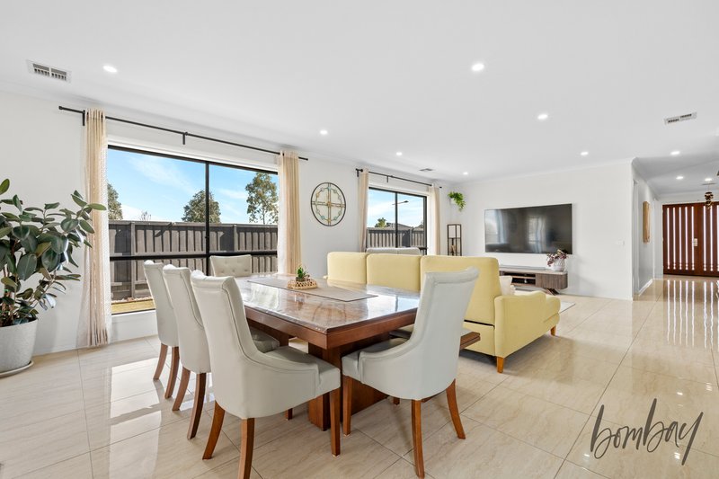 Photo - 10 Toorongo Way, Wollert VIC 3750 - Image 5