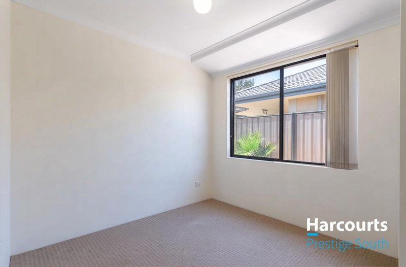 Photo - 10 Torino Crescent, Piara Waters WA 6112 - Image 10