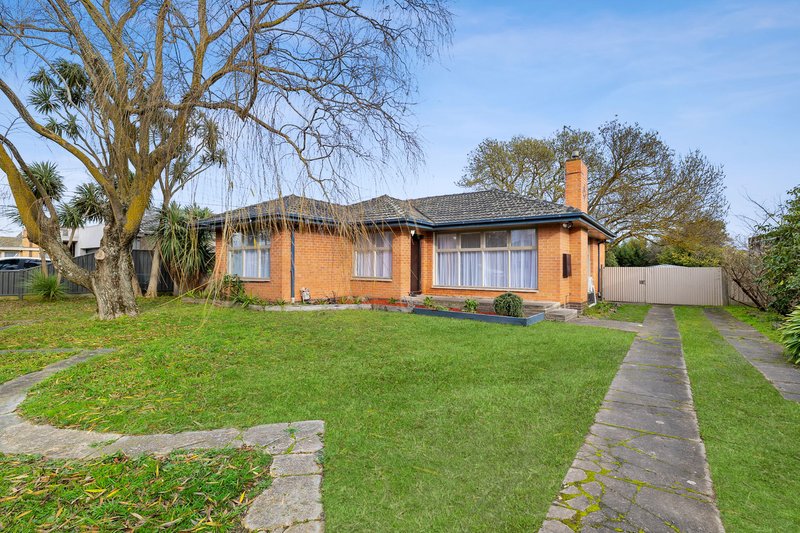 10 Towong Street, Alfredton VIC 3350