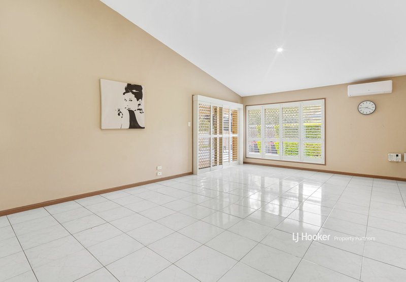 Photo - 10 Tralee Place, Parkinson QLD 4115 - Image 3