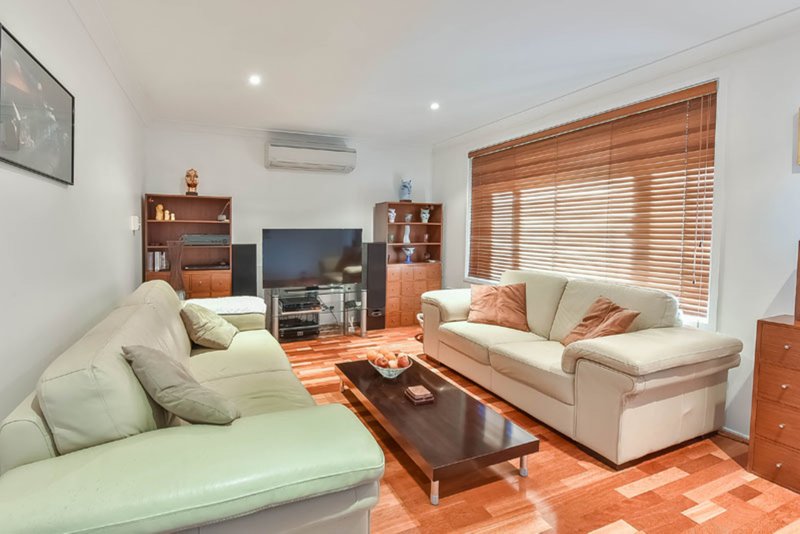 Photo - 10 Traminer Place, Eschol Park NSW 2558 - Image 3