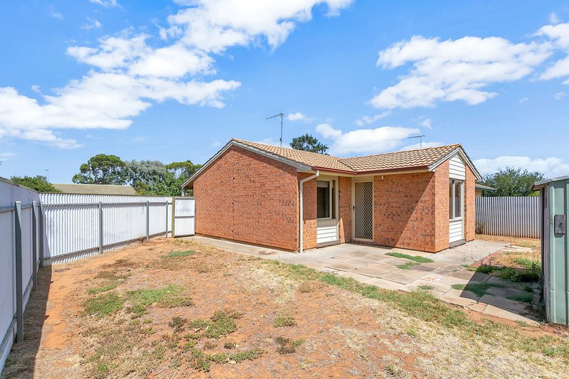 Photo - 10 Tregenza Avenue, Elizabeth South SA 5112 - Image 9