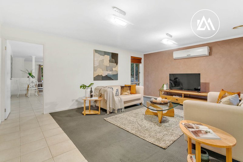 Photo - 10 Trentham Way, Langwarrin VIC 3910 - Image 2