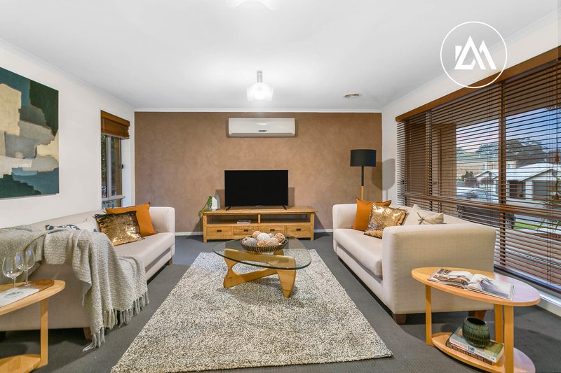 Photo - 10 Trentham Way, Langwarrin VIC 3910 - Image 3