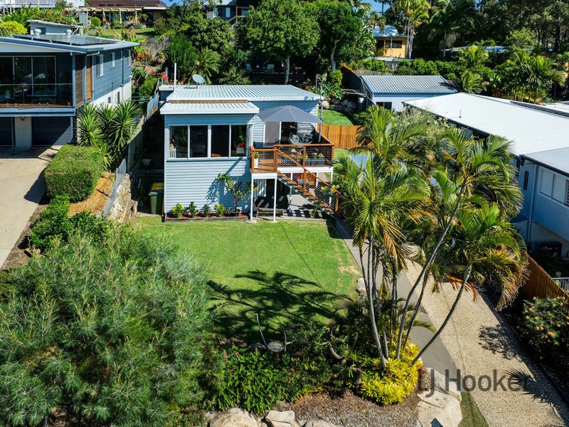 Photo - 10 Trevally Street, Tannum Sands QLD 4680 - Image 2