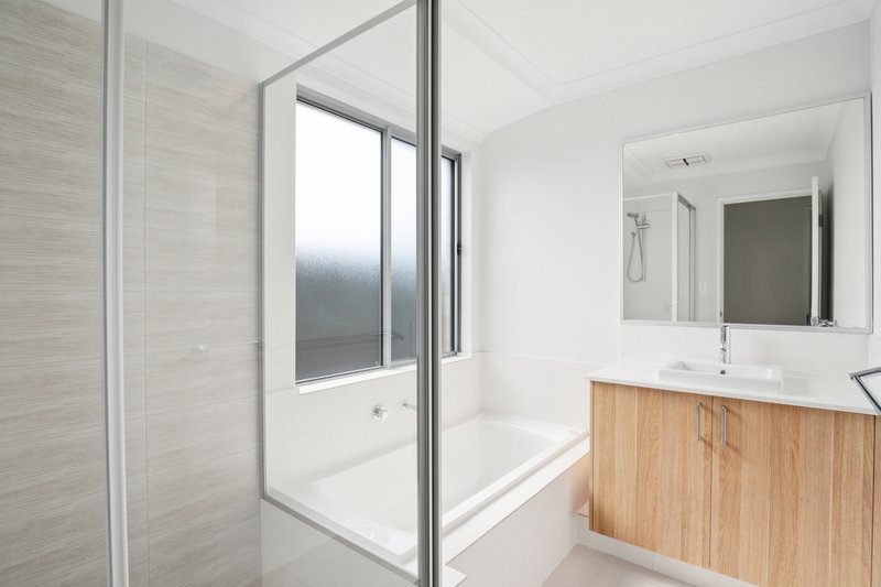 Photo - 10 Trinity Road, Henley Brook WA 6055 - Image 15