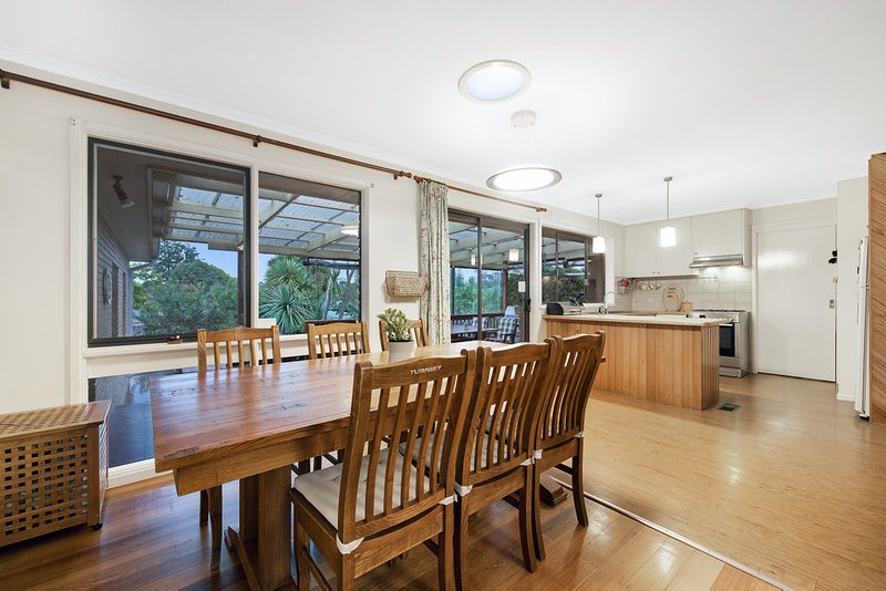 Photo - 10 Tristram Court, Glen Waverley VIC 3150 - Image 3