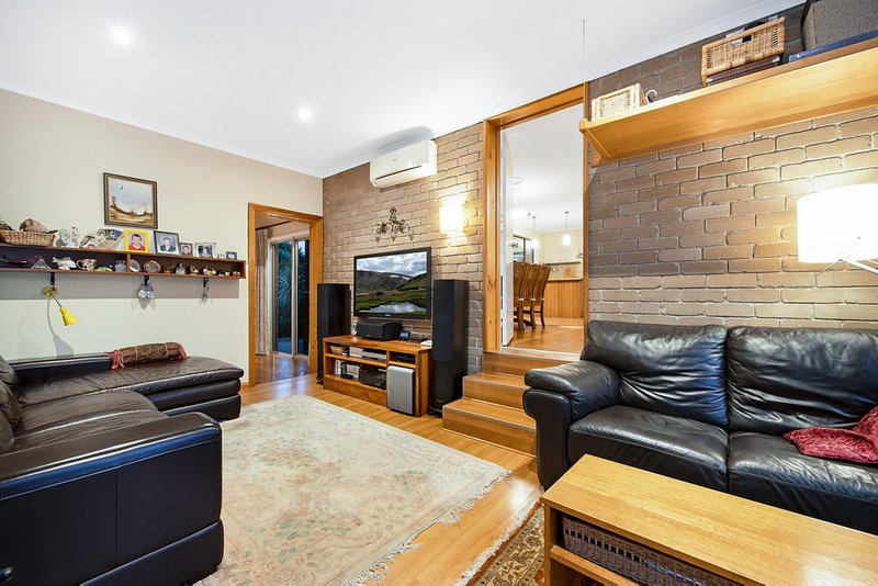 Photo - 10 Tristram Court, Glen Waverley VIC 3150 - Image 6