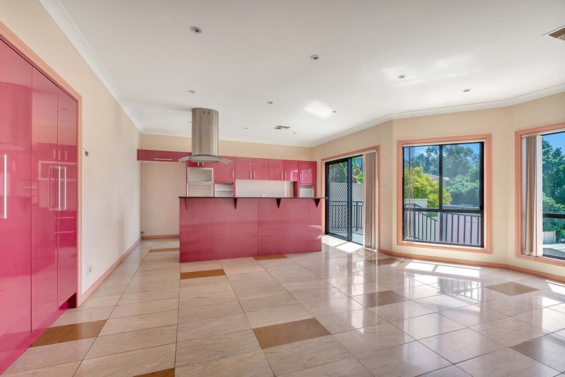 Photo - 10 Turner Place, Casula NSW 2170 - Image 4