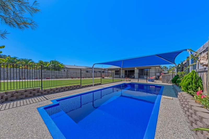 Photo - 10 Twin Creek Court, Cannonvale QLD 4802 - Image 3