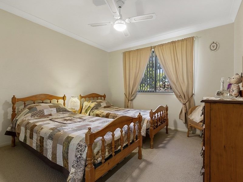 Photo - 10 Twin Lakes Drive, Murrumba Downs QLD 4503 - Image 9