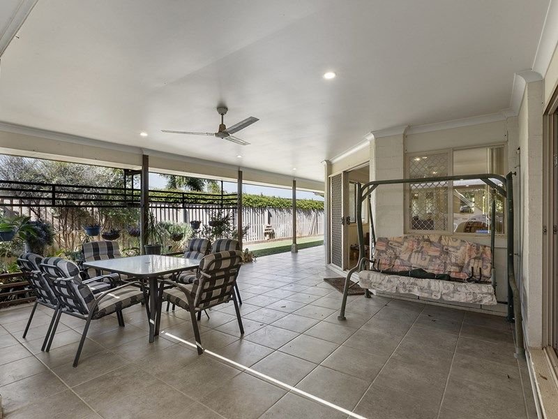 Photo - 10 Twin Lakes Drive, Murrumba Downs QLD 4503 - Image 13