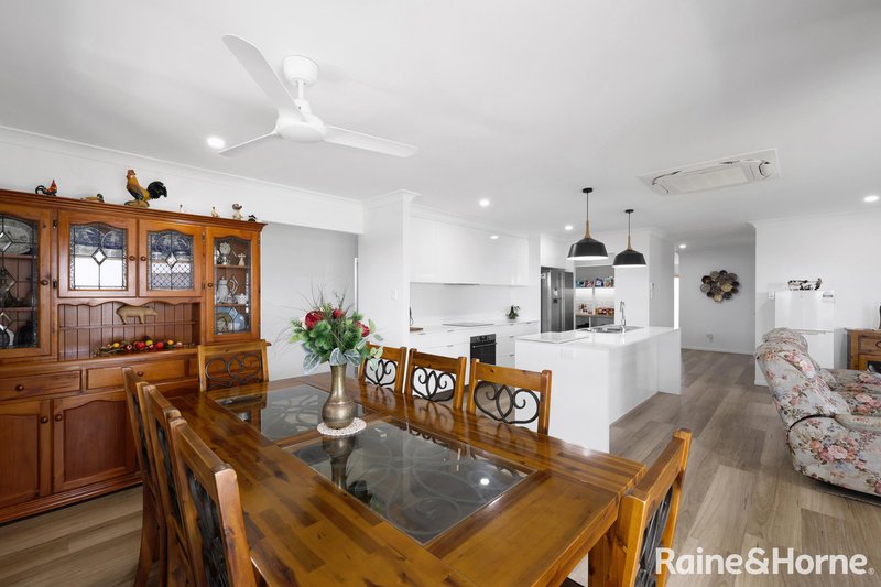 Photo - 10 Ultimo Court, Beaconsfield QLD 4740 - Image 7