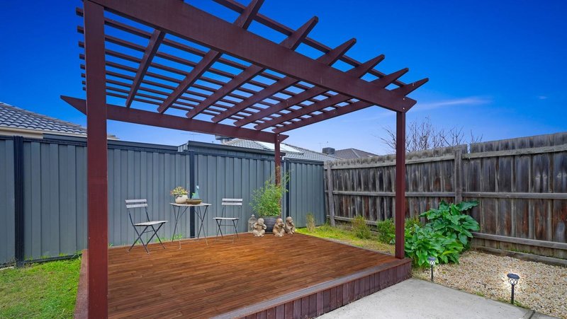 Photo - 10 Upton Street, Roxburgh Park VIC 3064 - Image 11