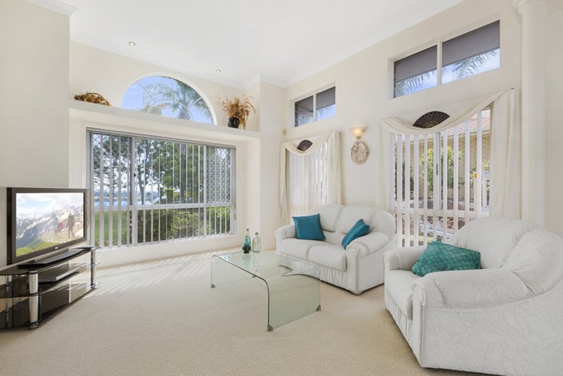 Photo - 10 Valerie Close, Edens Landing QLD 4207 - Image 3