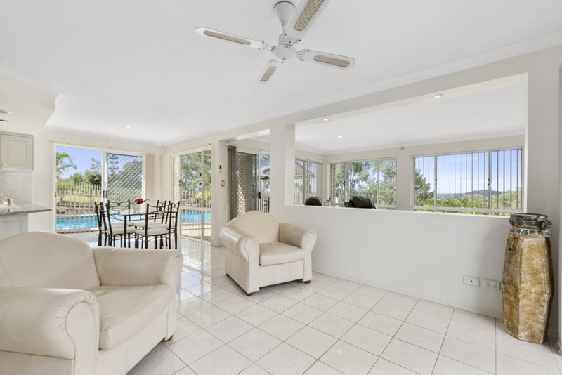 Photo - 10 Valerie Close, Edens Landing QLD 4207 - Image 6