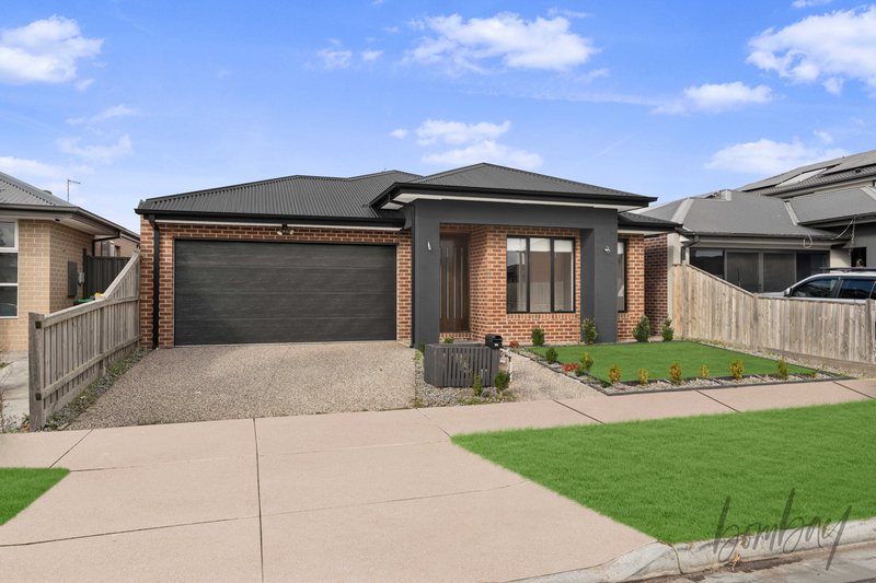 Photo - 10 Valetta Street, Mickleham VIC 3064 - Image 1