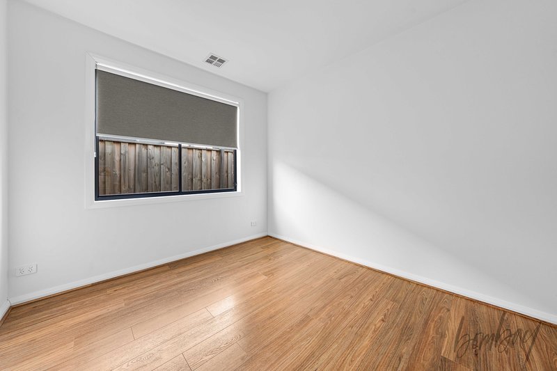 Photo - 10 Valetta Street, Mickleham VIC 3064 - Image 13