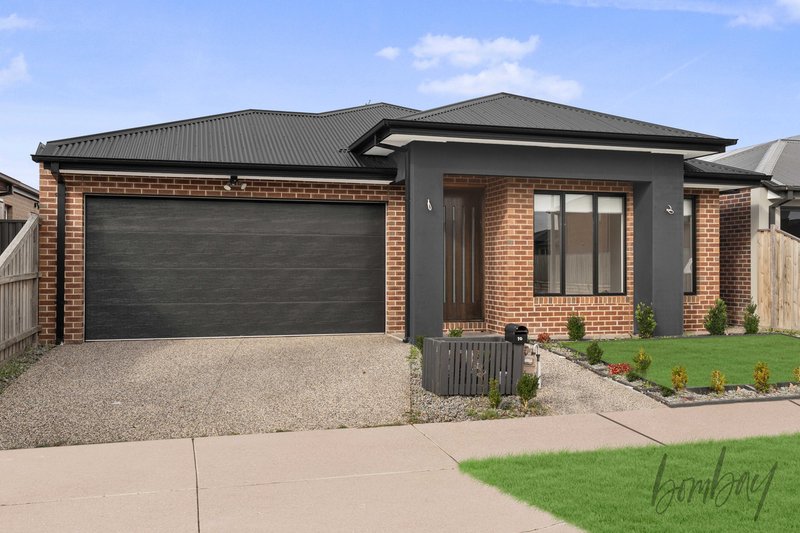 Photo - 10 Valetta Street, Mickleham VIC 3064 - Image 2