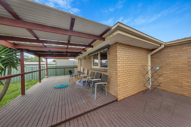 Photo - 10 Valley Court, Craigieburn VIC 3064 - Image 10