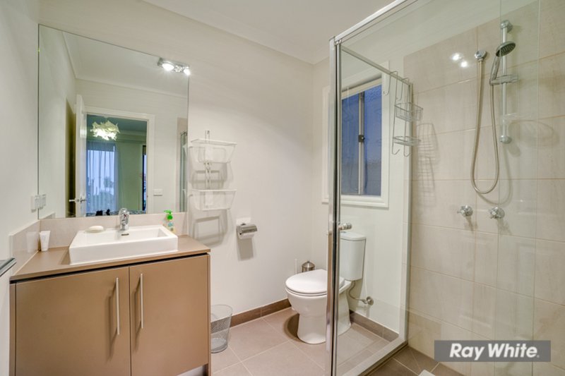 Photo - 10 Vibrandia Way, Truganina VIC 3029 - Image 15