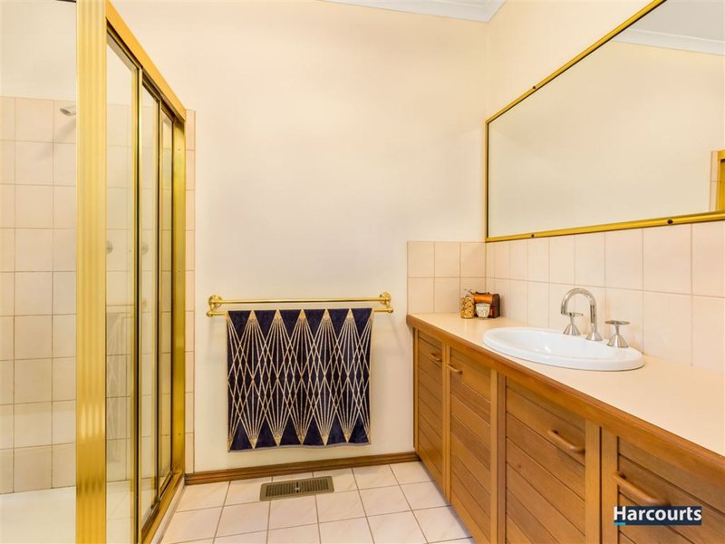 Photo - 10 Virgilia Court, Rowville VIC 3178 - Image 7