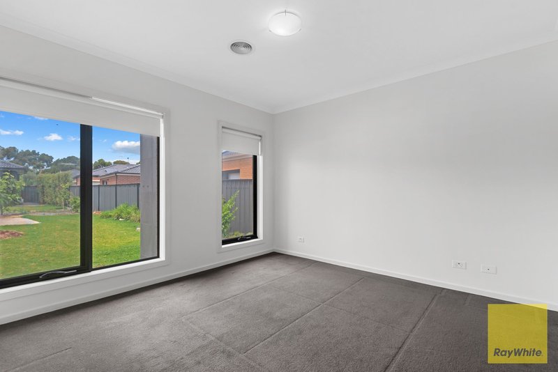 Photo - 10 Waiora Court, Truganina VIC 3029 - Image 2