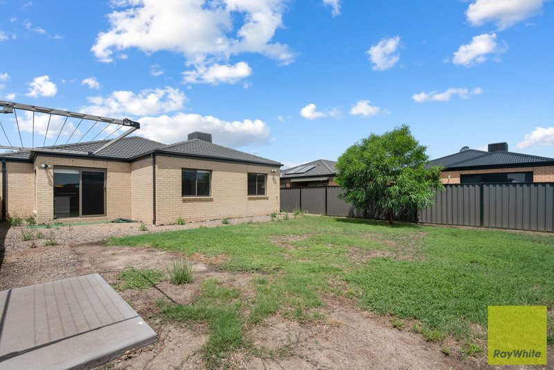 Photo - 10 Waiora Court, Truganina VIC 3029 - Image 15