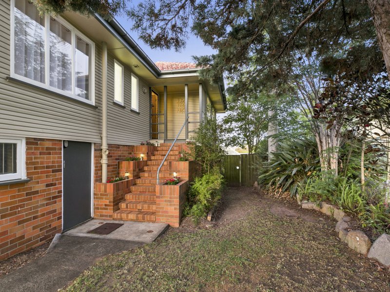 Photo - 10 Waller Street, Mount Gravatt QLD 4122 - Image 2