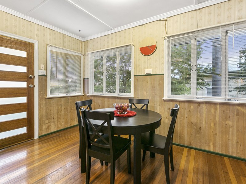 Photo - 10 Waller Street, Mount Gravatt QLD 4122 - Image 8