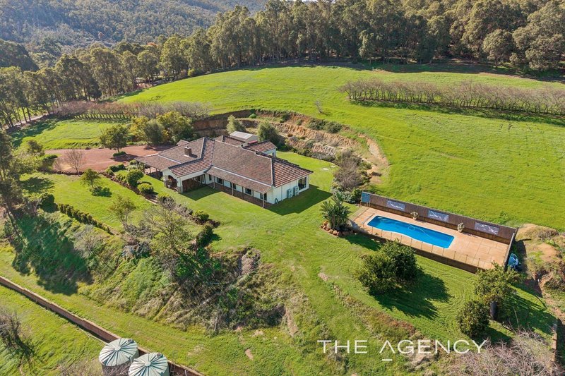 Photo - 10 Walnut Road, Bickley WA 6076 - Image 5