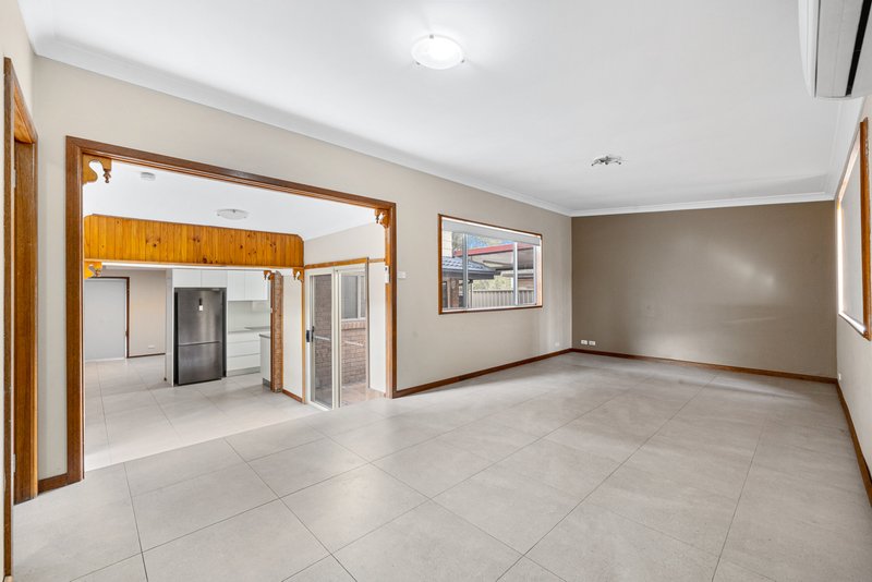 10 Warburton Crescent, Werrington County NSW 2747