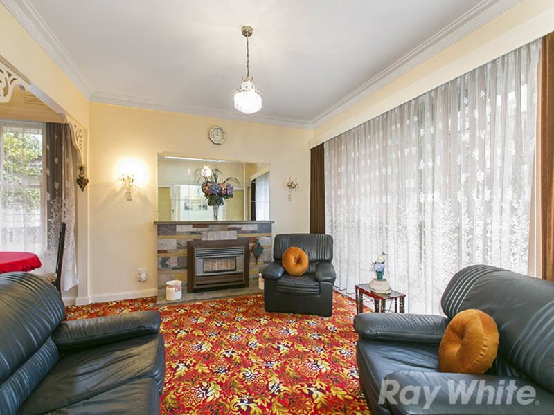 Photo - 10 Ward Street, Cheltenham VIC 3192 - Image 2