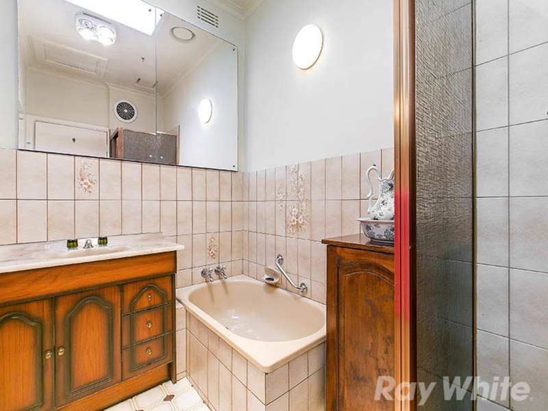 Photo - 10 Ward Street, Cheltenham VIC 3192 - Image 6