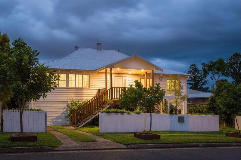 10 Ward Street, The Range QLD 4700