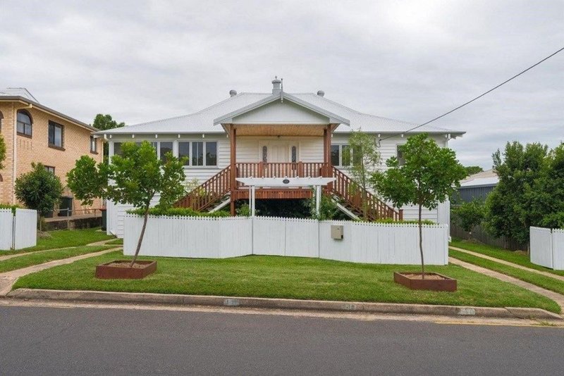 Photo - 10 Ward Street, The Range QLD 4700 - Image 18