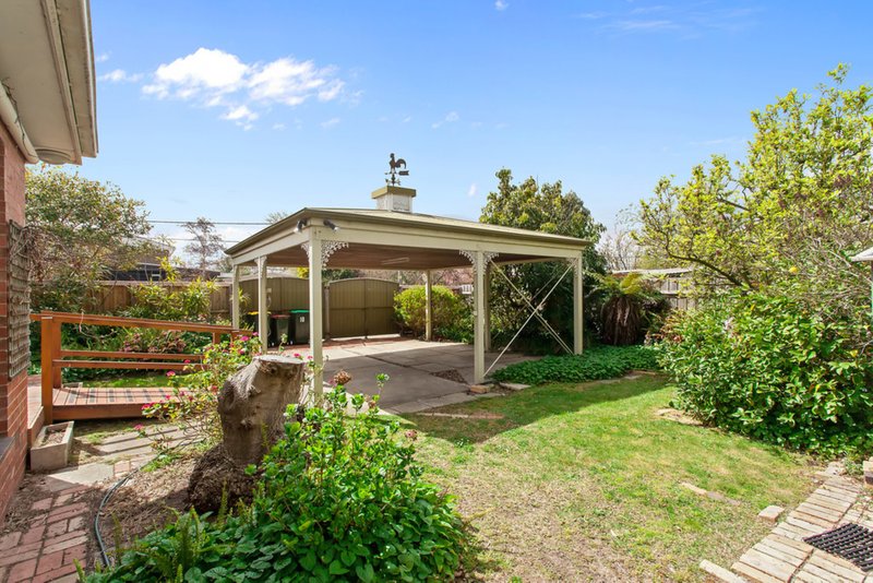 Photo - 10 Wards Grove, Bentleigh East VIC 3165 - Image 5