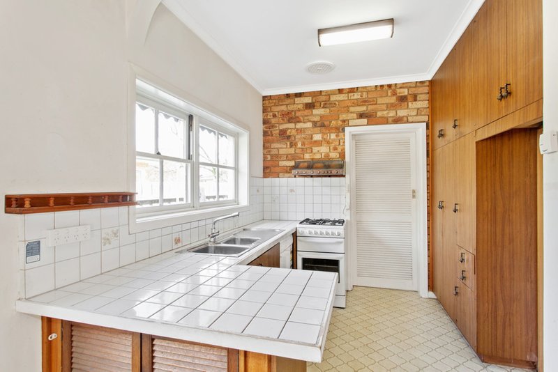 Photo - 10 Wards Grove, Bentleigh East VIC 3165 - Image 7