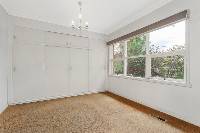 Photo - 10 Wards Grove, Bentleigh East VIC 3165 - Image 8