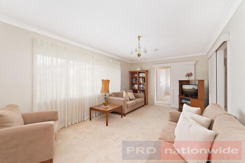 Photo - 10 Warlencourt Avenue, Milperra NSW 2214 - Image 2