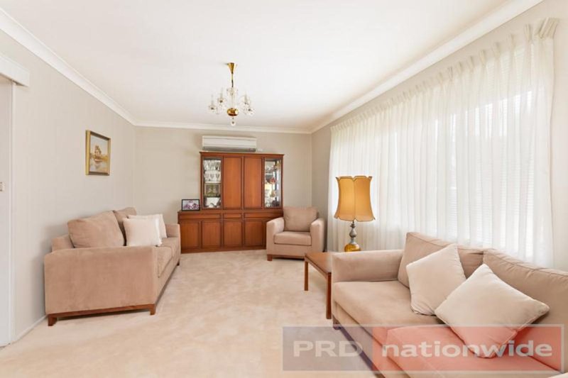 Photo - 10 Warlencourt Avenue, Milperra NSW 2214 - Image 3