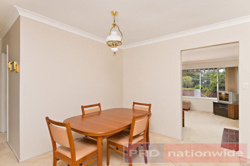 Photo - 10 Warlencourt Avenue, Milperra NSW 2214 - Image 5